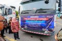 Gubernur Khofifah Indar Parawansa melepas enam truk produk IKM Desa Devisa senilai Rp5,8 miliar dalam Festival Ekspor Jatim 2025. (Foto Dok Ho/RadarBangsa.co.id)