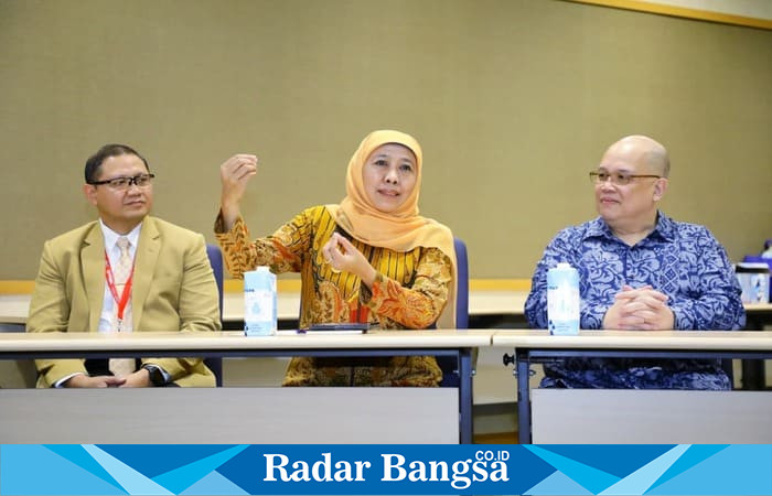 Gubernur Jatim Khofifah Indar Parawansa saat meninjau fasilitas pembelajaran di ITE West College Singapura dalam rangka Program RISING Fellowship. (Foto Dok Ho/RadarBangsa.co.id) 