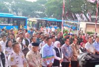 Gubernur Jawa Timur meresmikan operasional Bus Trans Jatim di Balai Kota Malang dengan disaksikan jajaran pemerintah daerah. (Foto Dok Ho/RadarBangsa.co.id)
