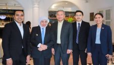 Gubernur Jawa Timur Khofifah Indar Parawansa menghadiri undangan Menteri Luar Negeri Singapura H.E. Vivian Balakrishnan dalam RISING Fellowship Program di The White Label, Singapura, Rabu (12/11). (Foto Dok Ho/RadarBangsa.co.id)