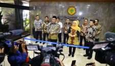 Khofifah dan Emil bertemu dengan Menteri Pertanian RI di Jakarta. (Foto Dok Ho/RadarBangsa.co.id)