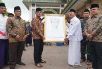 Penghormatan KH Syaichona Moh. Kholil di Bangkalan dihadiri Bupati dan jajaran Forkopimda sebagai bentuk penghormatan terhadap ulama besar Nusantara. (Foto Dok Ho/RadarBangsa.co.id)