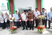 Wakil Bupati Bangkalan Moh. Fauzan Ja’far menghadiri dan memotong pita pada Grand Launching Klinik Pratama UTM. (Foto Dok Ho/RadarBangsa.co.id) 