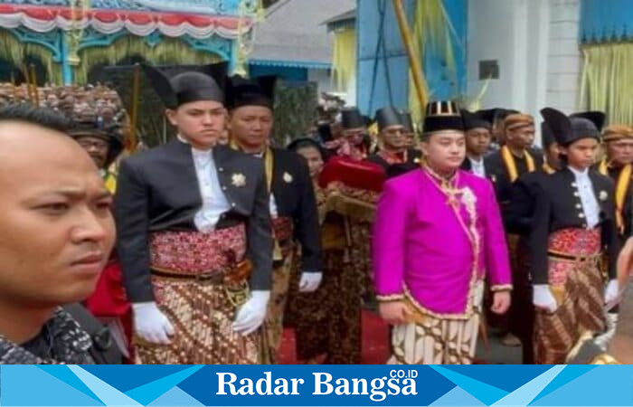 KGPH Purbaya menghadiri prosesi penobatan raja di tengah situasi dualisme Keraton Surakarta. (Foto Dok Merdeka.com)