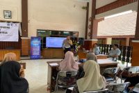 Ipda Muji Agung Kurniawan, S.H., M.H  Satlantas Polres Lamongan menyampaikan materi Binluh dalam rangka Operasi Zebra Semeru 2025. Foto Dok Ho/RadarBangsa.co.id