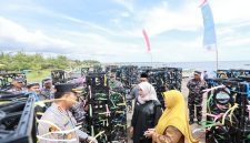 Peresmian Rumah Apung di Pantai Bimo, Banyuwangi, yang digelar Lanal Banyuwangi dan dihadiri Bupati Ipuk Fiestiandani. (Foto Dok Ho/RadarBangsa.co.id)