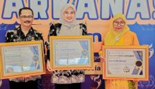 Penerimaan Forikan Award 2025 oleh Ketua Forikan Kabupaten Pasuruan. (Foto Dok Ho/RadarBangsa.co.id)