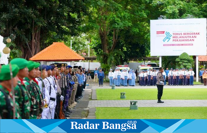 Suasana upacara peringatan Hari Pahlawan di halaman Kantor Bupati Banyuwangi, Senin (10/11/2025) (Foto Dok Ho/RadarBangsa.co.id) 