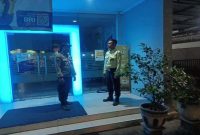 Personel Polsek Tikung melakukan patroli Blue Light di sejumlah titik rawan pada Rabu malam untuk memastikan situasi tetap aman dan kondusif. (Foto Dok Ho/RadarBangsa.co.id)