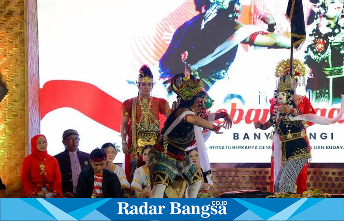 Wakil Bupati Banyuwangi Mujiono menghadiri Festival Kebangsaan yang menampilkan ragam seni budaya lintas etnis di Gesibu Blambangan. (Foto Dok Ho/RadarBangsa.co.id)