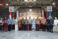 Suasana akrab pada acara pisah sambut Kepala Pengadilan Negeri Bangkalan di Pendopo Agung Bangkalan (Foto Dok Ho/RadarBangsa.co.id)
