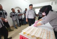 Gunawan, Ketua PUK KSPSI – FSPPP 1973, menyampaikan penghargaan kepada manajemen PT BSP Tbk Kisaran atas kepedulian terhadap kesehatan karyawan, khususnya terkait bahaya narkoba. (Foto Dok Ho/RadarBangsa.co.id)