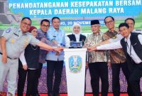 Peresmian Trans Jatim Koridor 1 Malang Raya oleh Gubernur Jawa Timur Khofifah Indar Parawansa di Balai Kota Malang. (Foto Dok Ho/RadarBangsa.co.id)