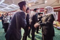 Pelantikan 580 pejabat Administrator dan Pengawas oleh Gubernur Jawa Timur Khofifah Indar Parawansa di Gedung Negara Grahadi, Surabaya. (Foto Dok Ho/RadarBangsa.co.id)