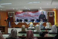 Anggota DPD RI Lia Istifhama memberikan pemaparan Sosialisasi Empat Pilar Kebangsaan kepada kader PMII dan KOPRI Surabaya. Foto Dok Ho/RadarBangsa.co.id