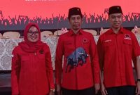 Husen (tengah) bersama pengurus DPC PDI Perjuangan Lamongan usai ditetapkan kembali sebagai ketua periode 2025–2030. Foto Dok Ho/RadarBangsa.co.id