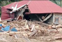 Penyerahan bantuan logistik DPP PPMA kepada warga terdampak banjir dan tanah longsor di Desa Batu Hula, Kecamatan Batang Toru, Tapanuli Selatan. Foto Dok Ho/RadarBangsa.co.id