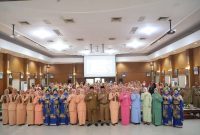 Pengurus dan anggota DWP Kabupaten Jombang mengikuti puncak peringatan HUT ke-26 di Ruang Bung Tomo Gedung Pemkab Jombang, Selasa (23/12/2025). (Foto Dok Ho/RadarBangsa.co.id)