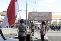 Kapolres Lamongan AKBP Agus Dwi Suryanto memimpin Upacara Peringatan Hari Ibu ke-97 Tahun 2025 di Mapolres Lamongan. (Foto Dok Ho/RadarBangsa.co.id)