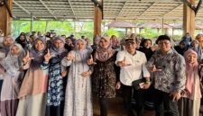 Lia Istifhama membangun komunikasi langsung dengan masyarakat sebagai basis kekuatan politiknya. Foto Dok Ho/RadarBangsa.co.id