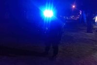 Anggota Polsek Tikung saat Patroli Blue Light memantau situasi kamtibmas di wilayah perbatasan, Senin dini hari. (Foto Dok Ho/RadarBangsa.co.id)