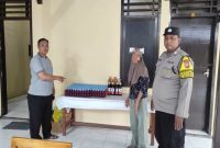 Barang bukti ratusan botol minuman keras diamankan Polsek Brondong saat razia KRYD jelang tahun baru di Jalan Raya Deandeles. (Foto Dok Ho/RadarBangsa.co.id)