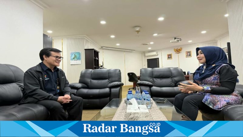 Anggota DPD RI Lia Istifhama berdialog dengan Deputi Bidang Pelayanan Kepemudaan Kemenpora Yohan di Jakarta, Kamis (30/1/2026). (Foto Dok Ho/Nul-RadarBangsa.co.id)