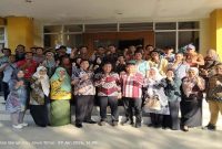 Tim BKPSDM Bangkalan melakukan monitoring e-presensi dan penyerahan perjanjian kerja PPPK paruh waktu di OPD, Kamis (29/1/2026). (Foto Dok Ho/Nul-RadarBangsa.co.id)
