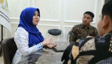 Pengurus DEM Madura berdialog dengan Anggota DPD RI Lia Istifhama di Kantor DPD RI, Jakarta, Rabu (21/1/2026). (Foto Dok Ho/Nul-RadarBangsa.co.id)