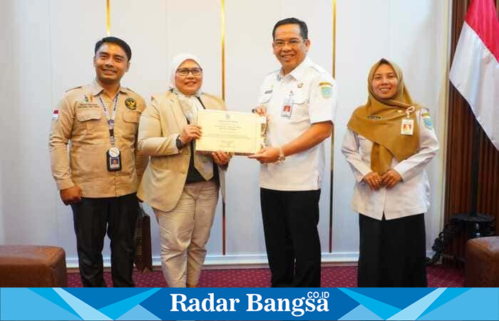 Wali Kota Probolinggo dr. Aminuddin menerima audiensi Kepala Balai Bahasa Provinsi Jawa Timur Puji Retno Hardiningtyas, Rabu (21/1). (Foto Dok Ho/Nul-RadarBangsa.co.id)