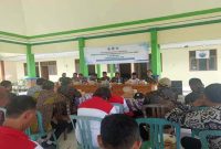 Bhabinkamtibmas dan Babinsa bersama pemerintah desa dan warga saat Musdes penetapan APBDes 2026 di Balai Desa Wonokromo, Tikung, Lamongan. Foto Dok Ho/RadarBangsa.co.id