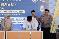 Bupati Jombang Warsubi bersama Menteri Haji Gus Irfan saat meresmikan AIM dan AIBIS, Sabtu 24 Januari 2026. (Foto Dok Ho/Ruro-RadarBangsa.co.id)