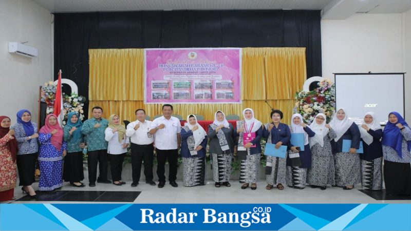 Ketua PD IBI Sumatera Utara melantik Pengurus PC IBI Kabupaten Asahan periode 2023–2028 di Kisaran, Rabu (28/1/2026). (Foto Dok Ho/Dic-RadarBangsa.co.id)