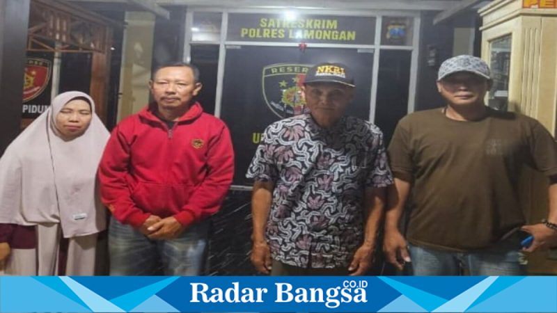 Para pelapor kasus dugaan penipuan jual beli tanah sawah Tikung menunggu pemeriksaan di Polres Lamongan, Jumat (30/1/2026). (Foto Dok Ho/nul-RadarBangsa.co.id)