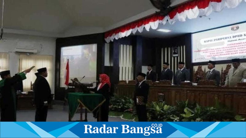 Pelantikan Suntoro sebagai Wakil Ketua II DPRD Kabupaten Ngawi dalam rapat paripurna, Kamis (15/1/2026). (Foto Dok Ho/En-RadarBangsa.co.id)