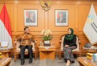 Mendukbangga Wihaji berdiskusi dengan Senator Lia Istifhama di kantor BKKBN. (Foto Dok Ho/RadarBangsa.co.id)