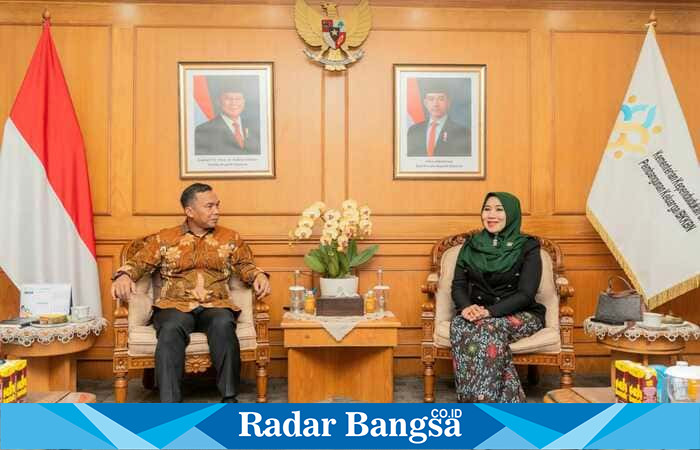 Mendukbangga Wihaji berdiskusi dengan Senator Lia Istifhama di kantor BKKBN. (Foto Dok Ho/RadarBangsa.co.id)