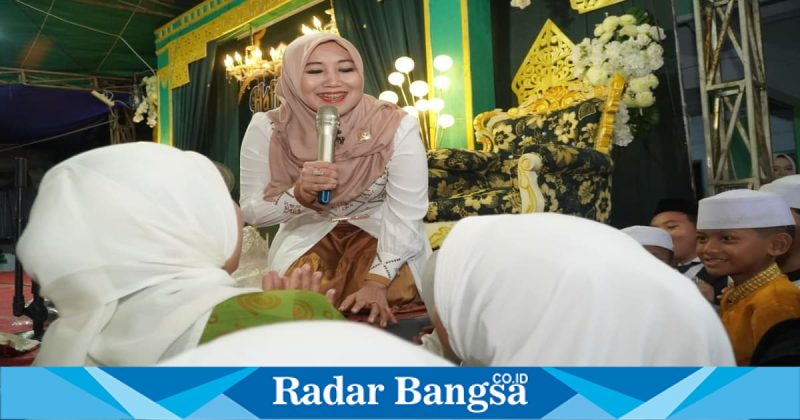 Suasana Haflah Imtihan Roudlotul Ulum di Kota Pasuruan, Selasa (17/2), bersama Lia Istifhama. (Foto Dok Ho/RadarBangsa.co.id)