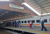 Aktivitas penumpang di Stasiun Bojonegoro jelang Angkutan Lebaran 2026, Sabtu (21/2/2026). (Foto Dok Ho/RadarBangsa.co.id)