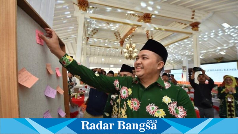 Bupati Pasuruan Rusdi Sutejo meluncurkan GERBANG KEMBAR di Pendopo Nyawiji Ngesti Wenganing Gusti, Kamis (12/2/2026). (Foto Dok Ho/RadarBangsa.co.id)