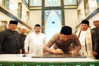 Bupati Sidoarjo H. Subandi saat meresmikan Masjid Al Ikhlas Perumahan Pabean Asri, Sedati, Sabtu (31/1/2025). (Foto Dok Ho/Nul-RadarBangsa.co.id)