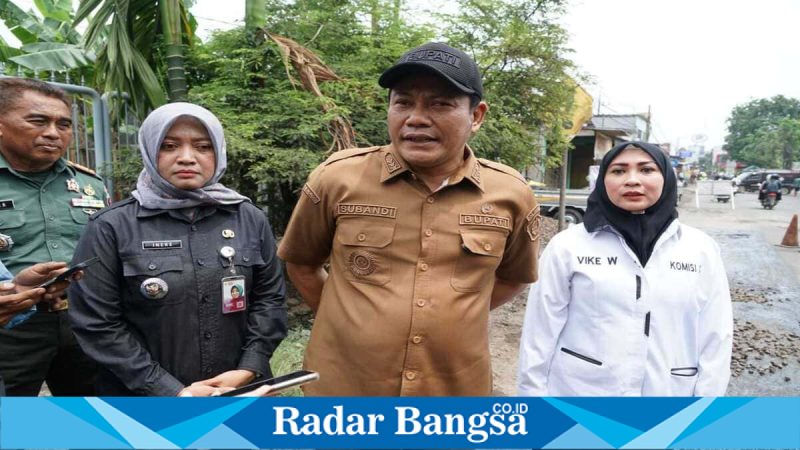 Bupati Sidoarjo Subandi meninjau Perbaikan Puluhan Ruas Jalan Jelang Idul Fitri 1447 H, Selasa (24/2/2026). (Foto Dok Ho/RadarBangsa.co.id)