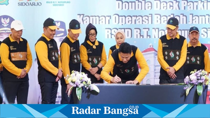 Bupati Sidoarjo meresmikan double deck parkir dan kamar operasi jantung RSUD Notopuro, Jumat (13/2/2026). (Foto Dok Ho/RadarBangsa.co.id)