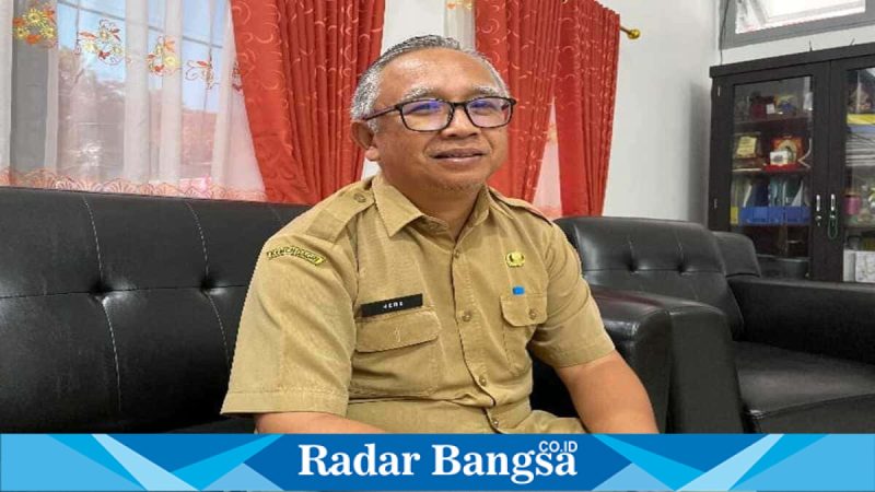 Kepala Dinas Perkimtan Pacitan Heru Tunggul saat memaparkan program 280 paket jalan lingkungan 2026, Kamis (26/2/2026). (Foto Dok Ho/RadarBangsa.co.id)