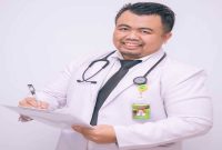 dr Larangga RSUD H. Moh. Ruslan Mataram memberikan edukasi tips puasa bagi penderita GERD, Sabtu (28/2/2026). (Foto Dok Ho/RadarBangsa.co.id)