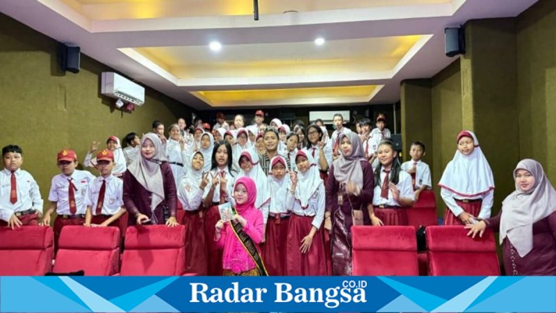 Anak-anak mengikuti Gebyar Literasi Anak dalam rangka Harjasda ke-167 di Kantor Dinas Perpustakaan dan Kearsipan Sidoarjo, Senin (2/2/2026). (Foto Dok Ho/Nul-RadarBangsa.co.id)