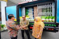 Gubernur Jawa Timur Khofifah Indar Parawansa melepas Truk EPIK Mobile di Gedung Negara Grahadi, Surabaya, Kamis (26/2/2026). (Foto Dok Ho/RadarBangsa.co.id)