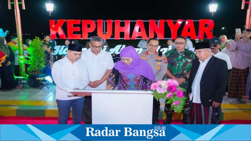 Gubernur Khofifah Indar Parawansa meresmikan Program PERMATA Jatim di Desa Kepuhanyar, Mojokerto, Senin (23/2). (Foto Dok Ho/RadarBangsa.co.id)