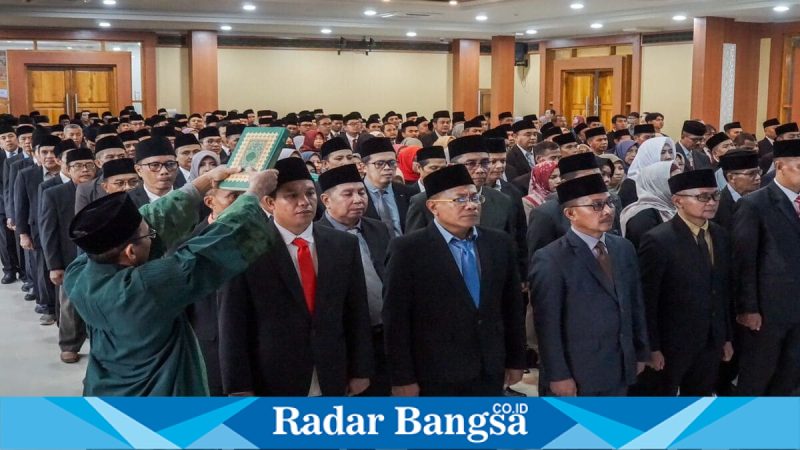 Gubernur NTB Lalu Muhamad Iqbal melantik 392 pejabat Eselon III dan IV di Aula Tambora, Jumat (21/2/2026). (Foto Dok Ho/RadarBangsa.co.id)