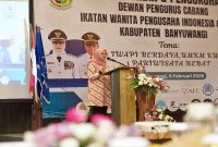 Bupati Banyuwangi Ipuk Fiestiandani menghadiri pelantikan DPC IWAPI Banyuwangi periode 2026–2031, Kamis (5/2/2026). (Foto Dok Ho/Nul-RadarBangsa.co.id)